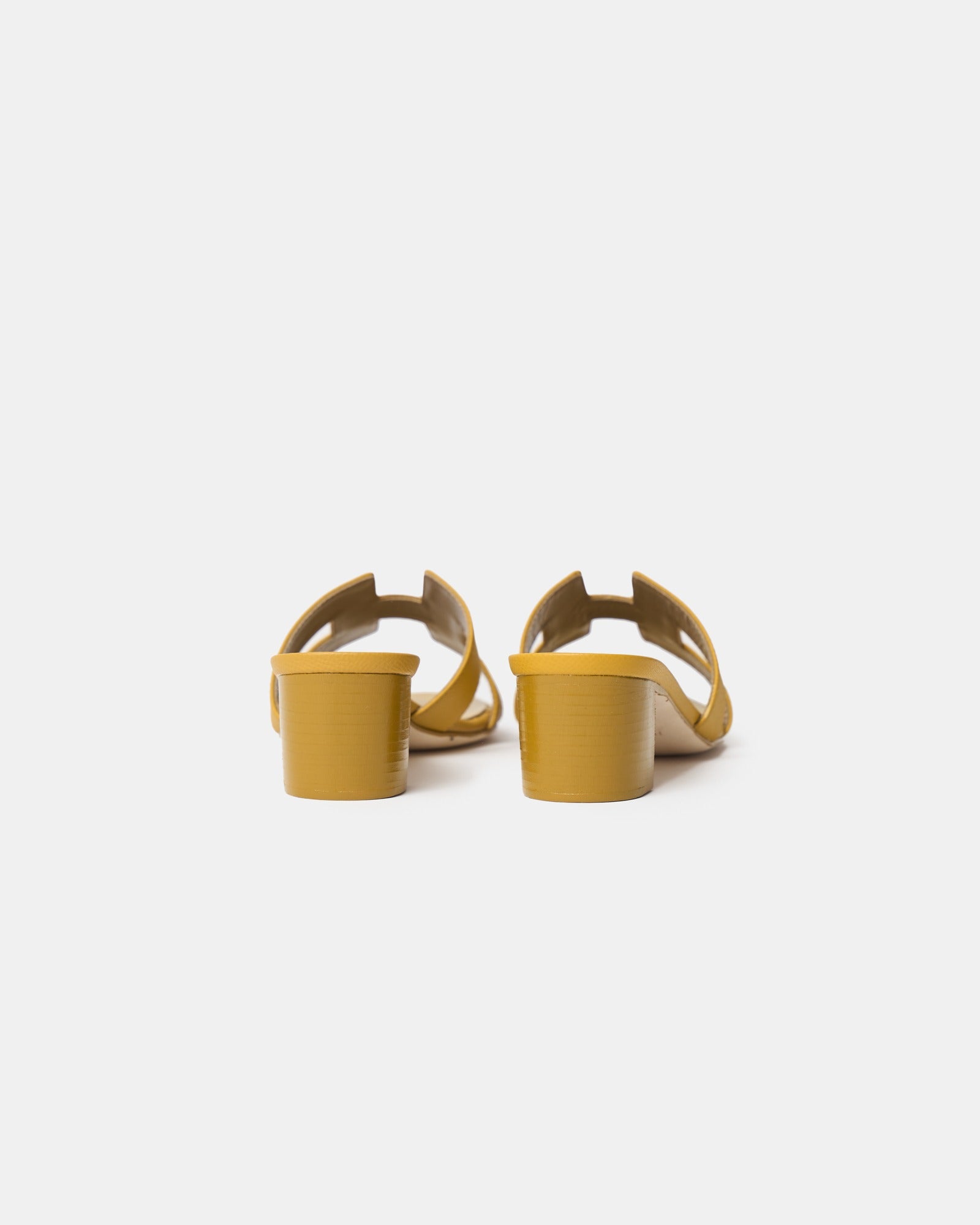 Hermès Oasis Jaune Citron Epsom Sandals