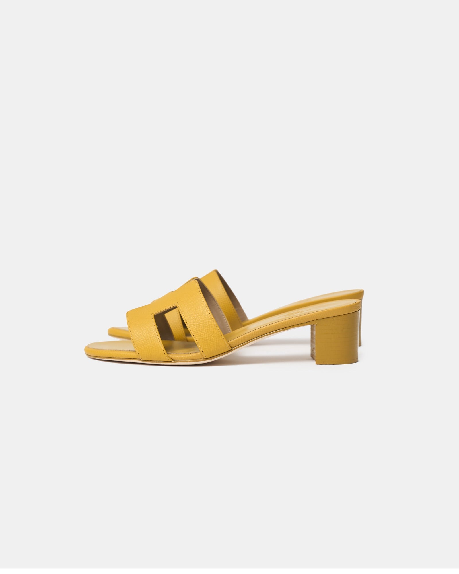Hermès Oasis Jaune Citron Epsom Sandals