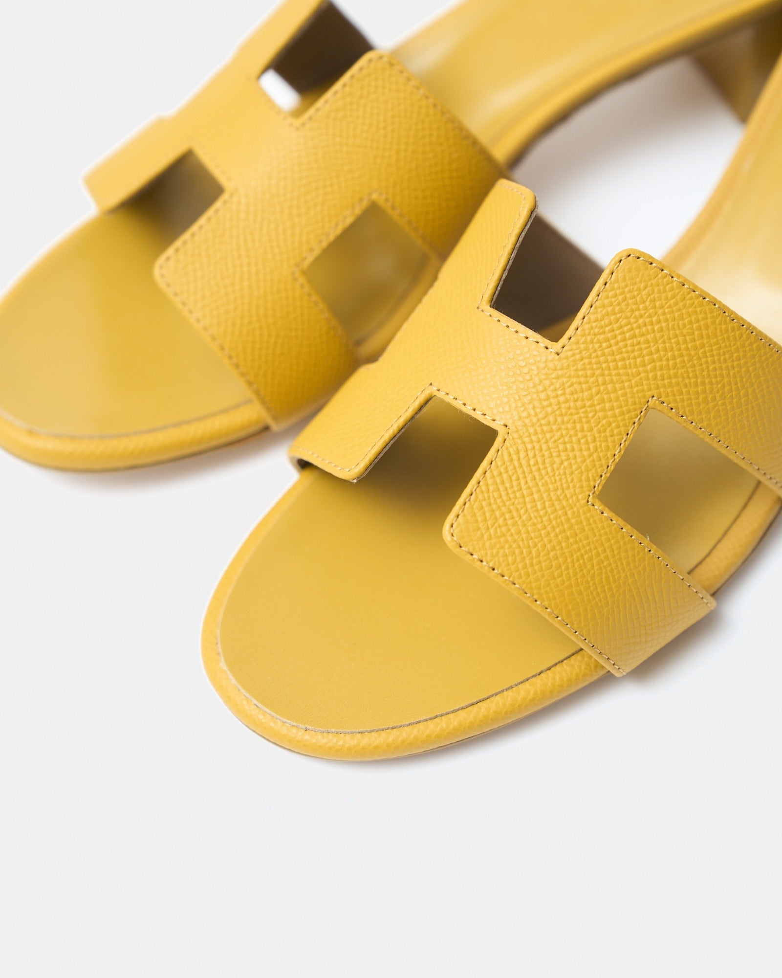 Hermès Oasis Jaune Citron Epsom Sandals