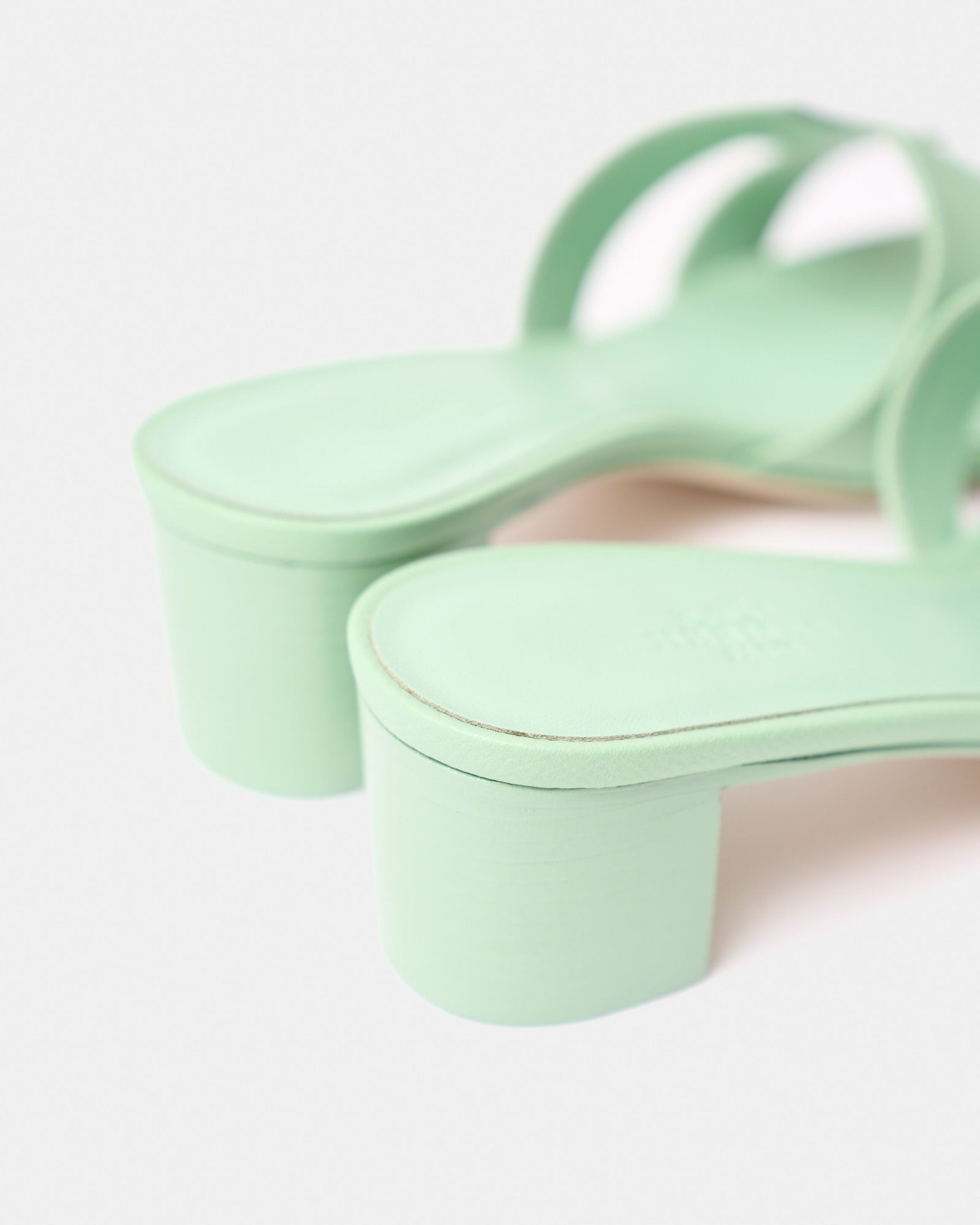 Hermès Oasis Vert Pomme Epsom Sandals