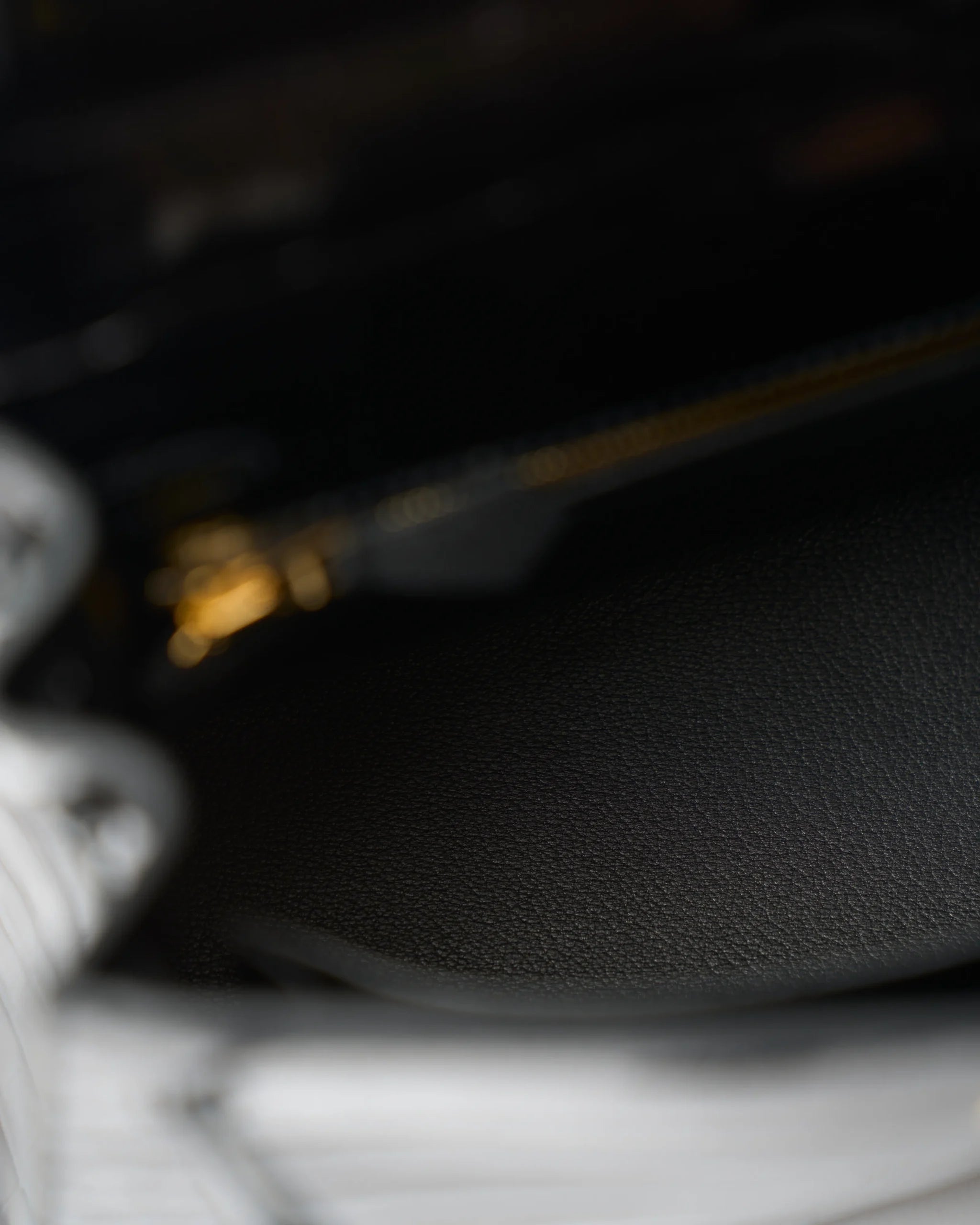 Hermès Kelly 25 Black Shiny Crocodile GHW