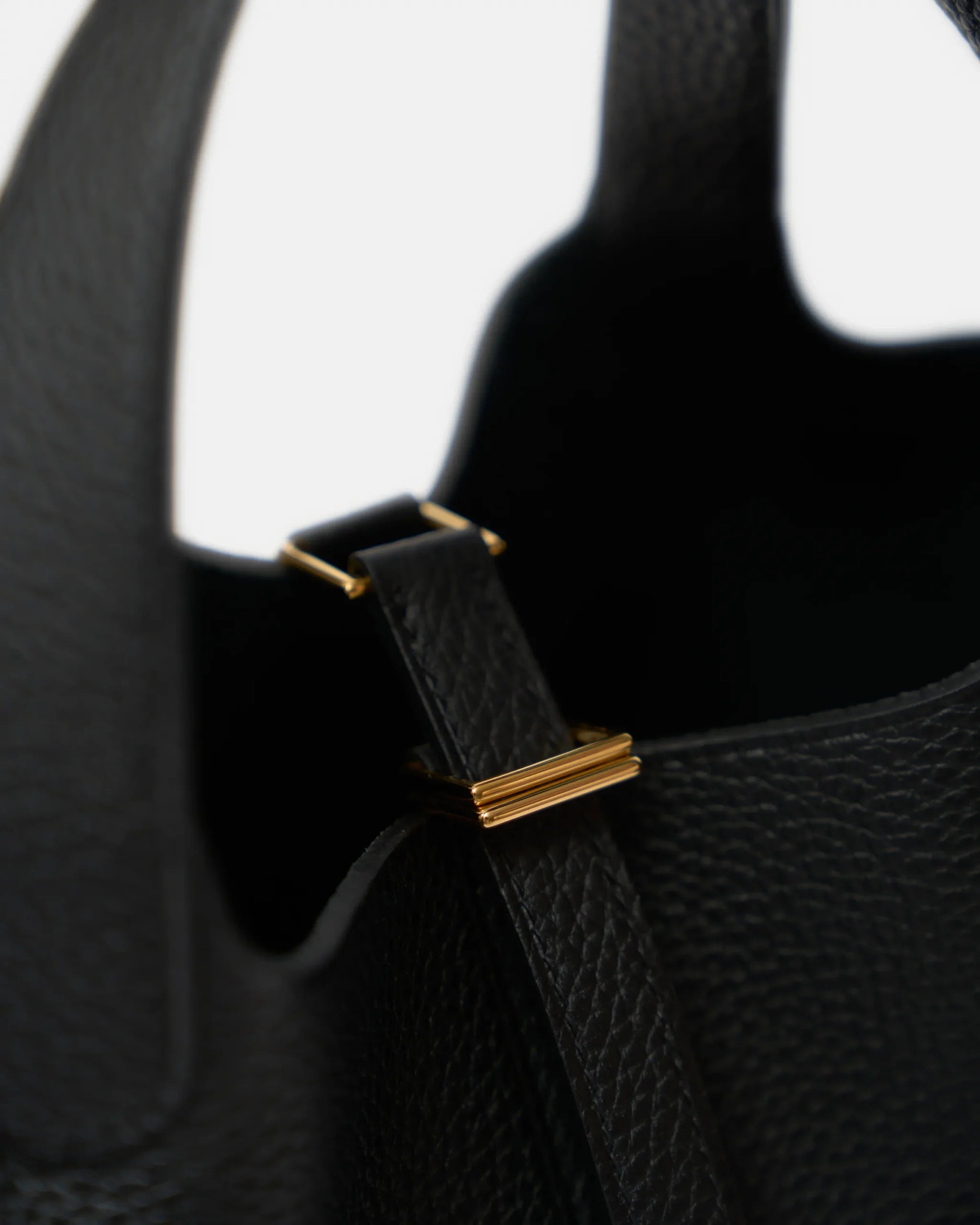 Hermès Picotin 18 Black Clemence Ghw
