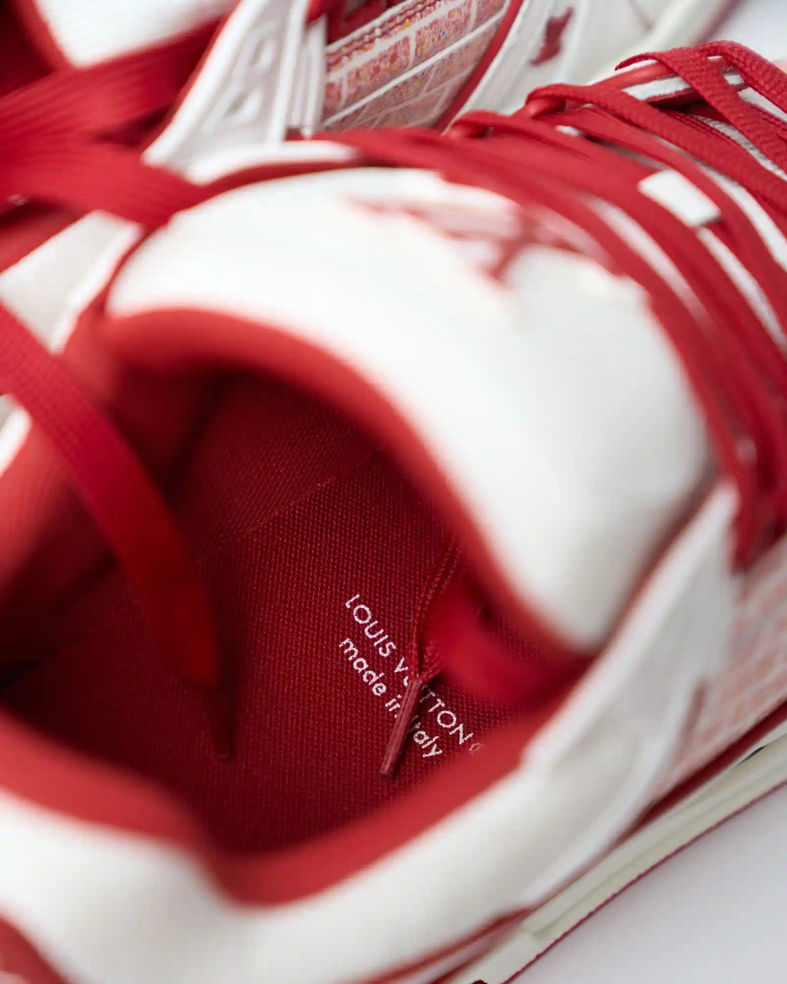 Louis Vuitton Trainer Burdeaux Sneaker