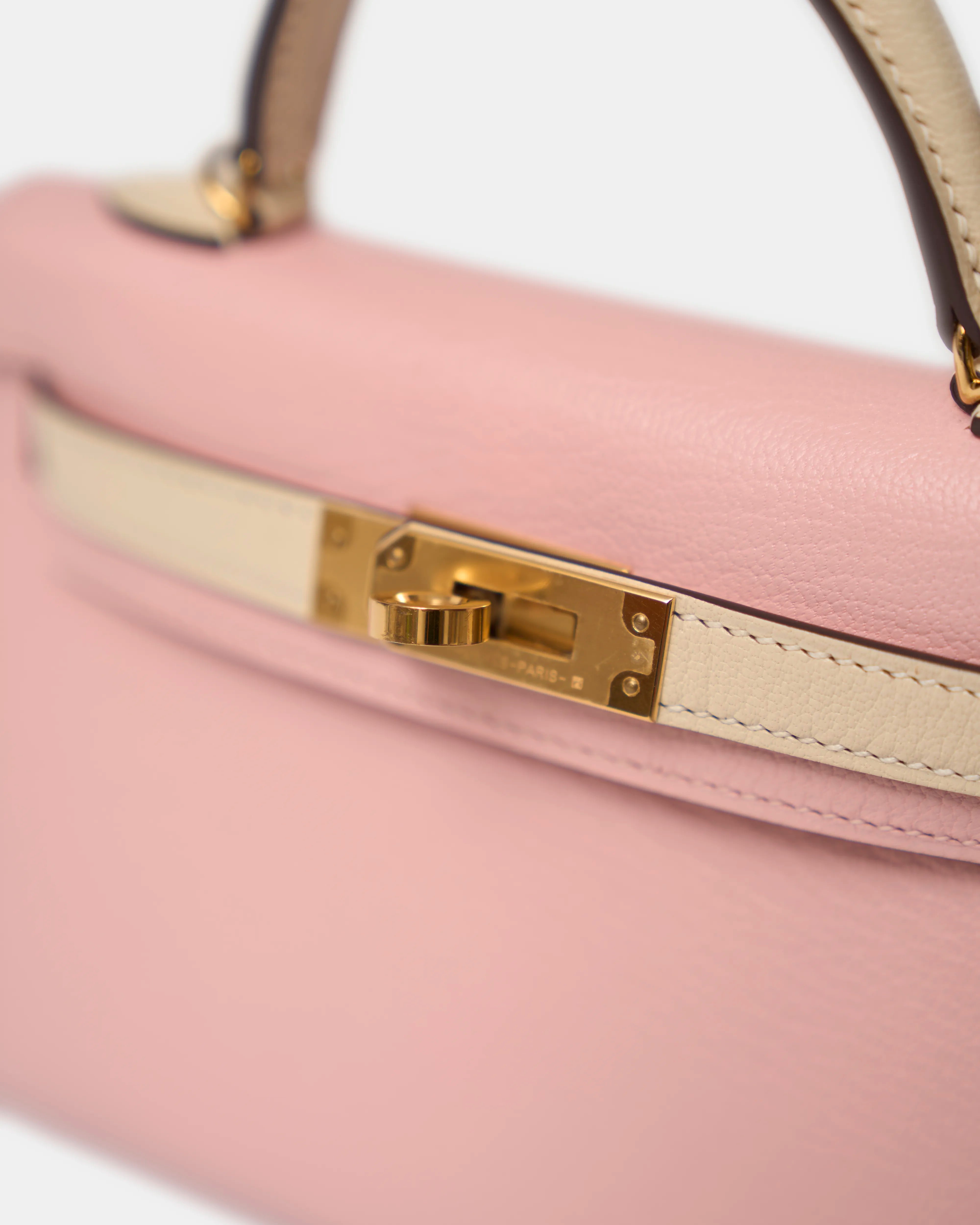 Hermès Mini Kelly Chevre Rose Sakura / Nata GHW