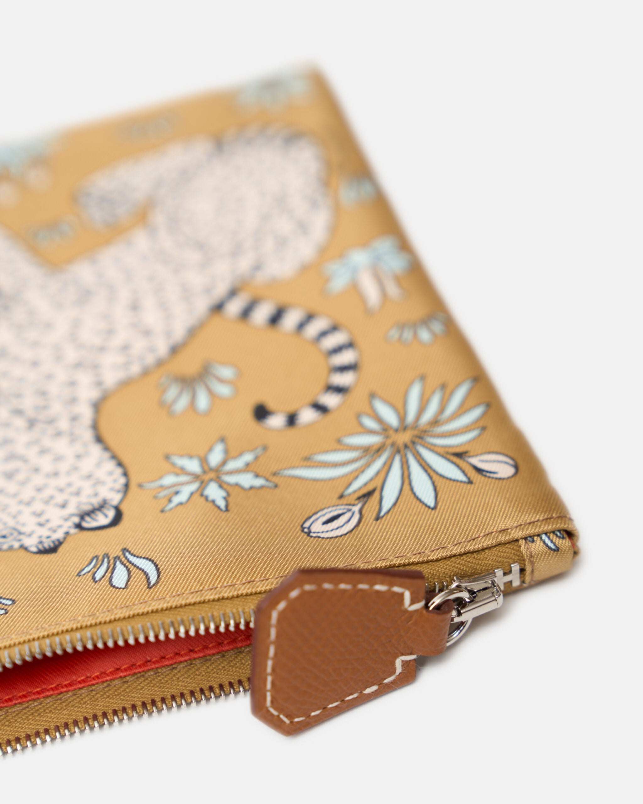 Hermès Silky Pocket Les Leopards Beige Sable-Craie Gold