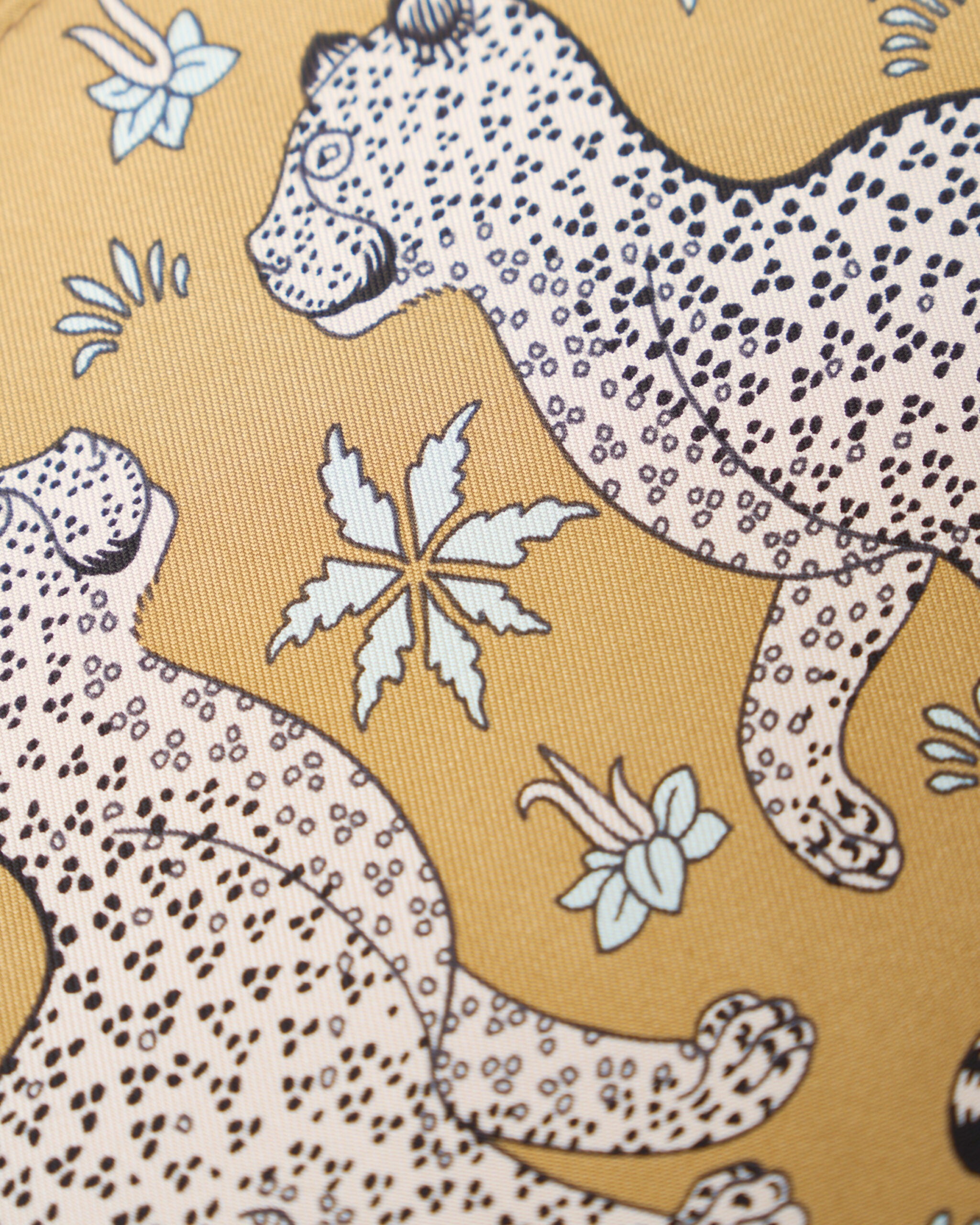 Hermès Silky Pocket Les Leopards Beige Sable-Craie Gold