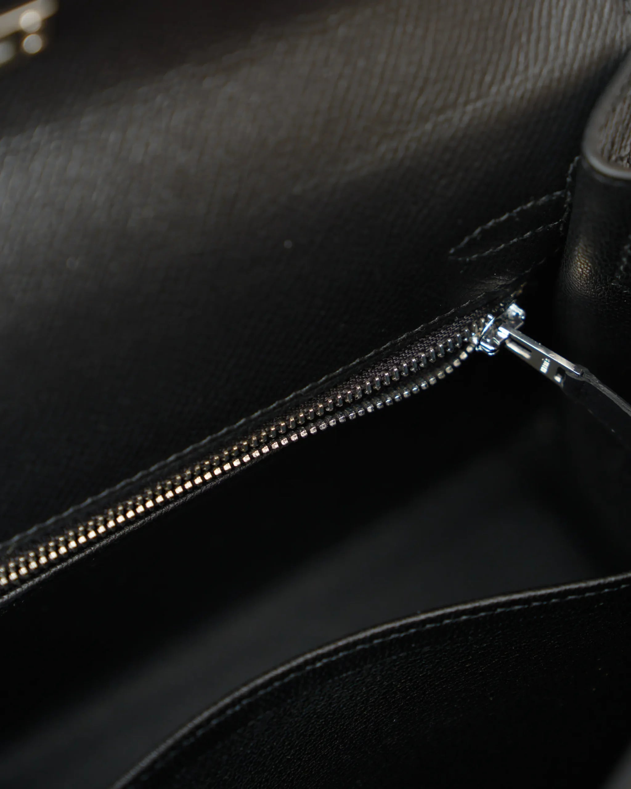 Hermès Kelly 25 Black Epsom PHW