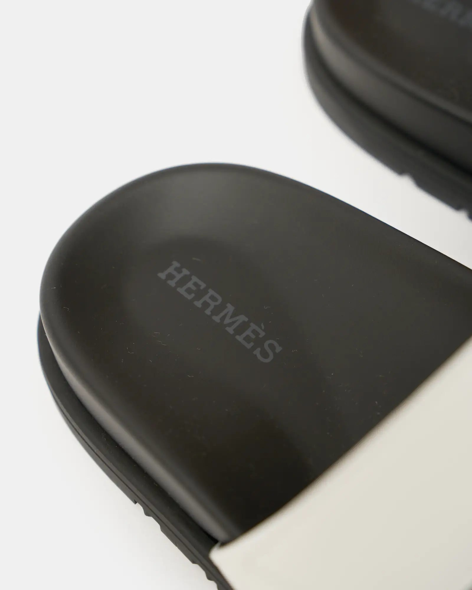 Hermès Chypre White Calfskin Sandals