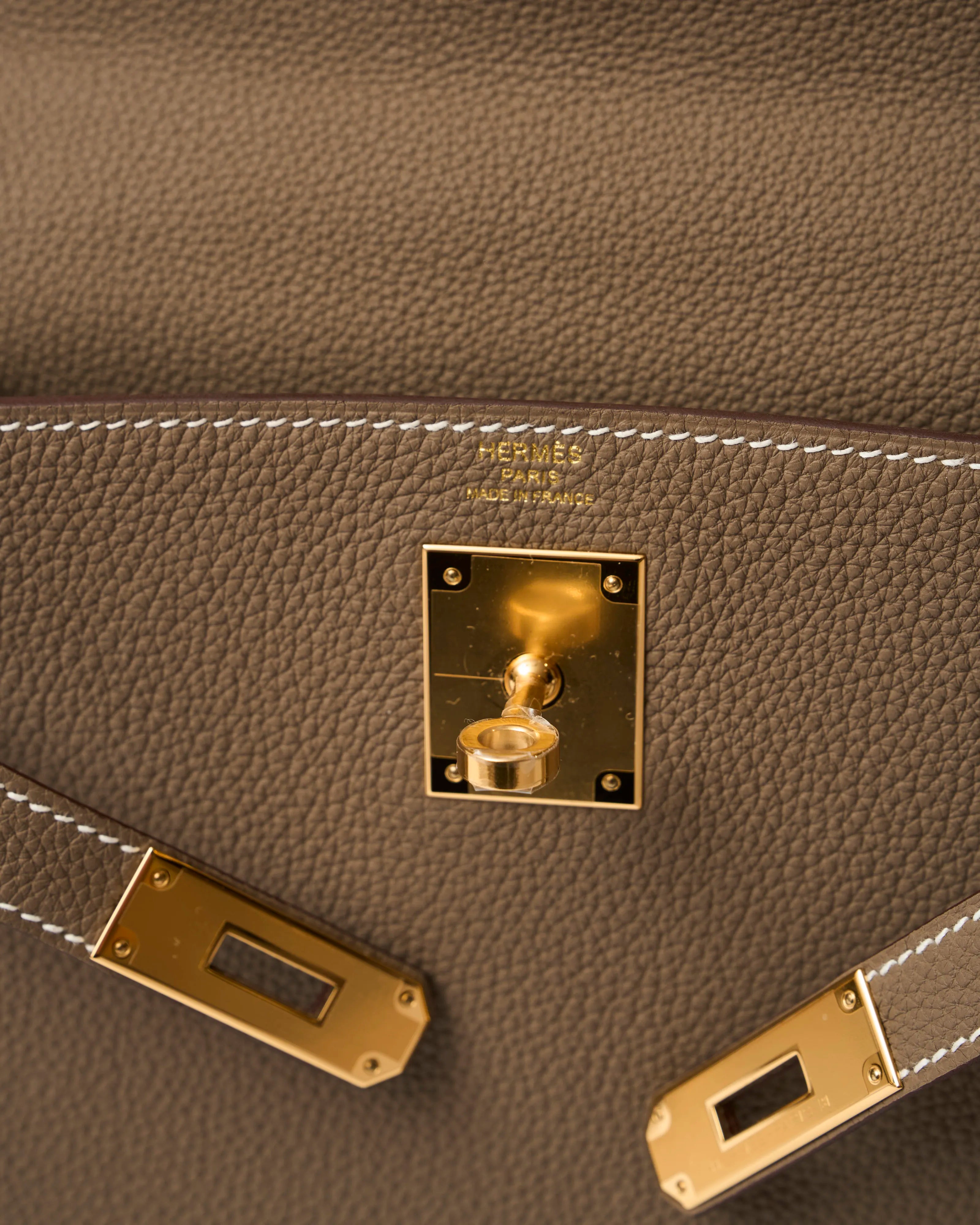 Hermès Kelly 28 Etoupe Togo GHW