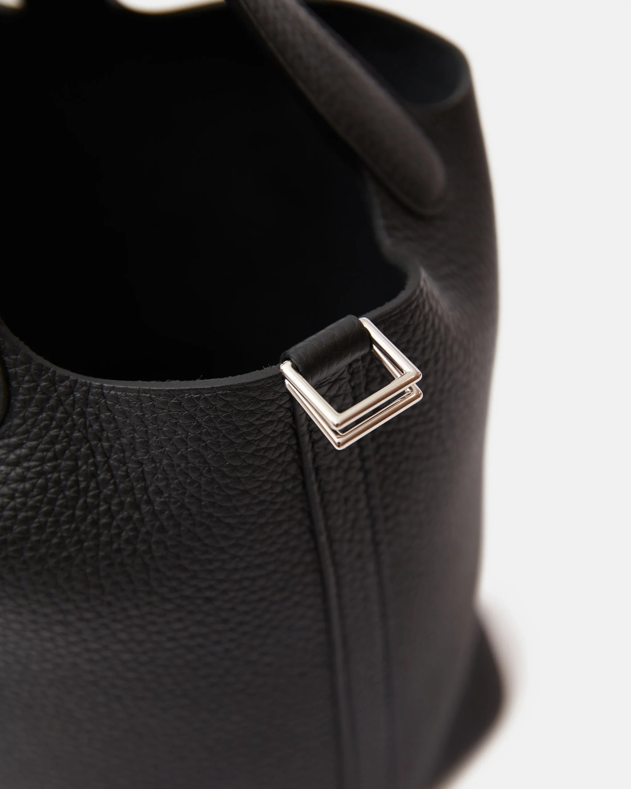 Hermès Picotin 18 Black Clemence PHW