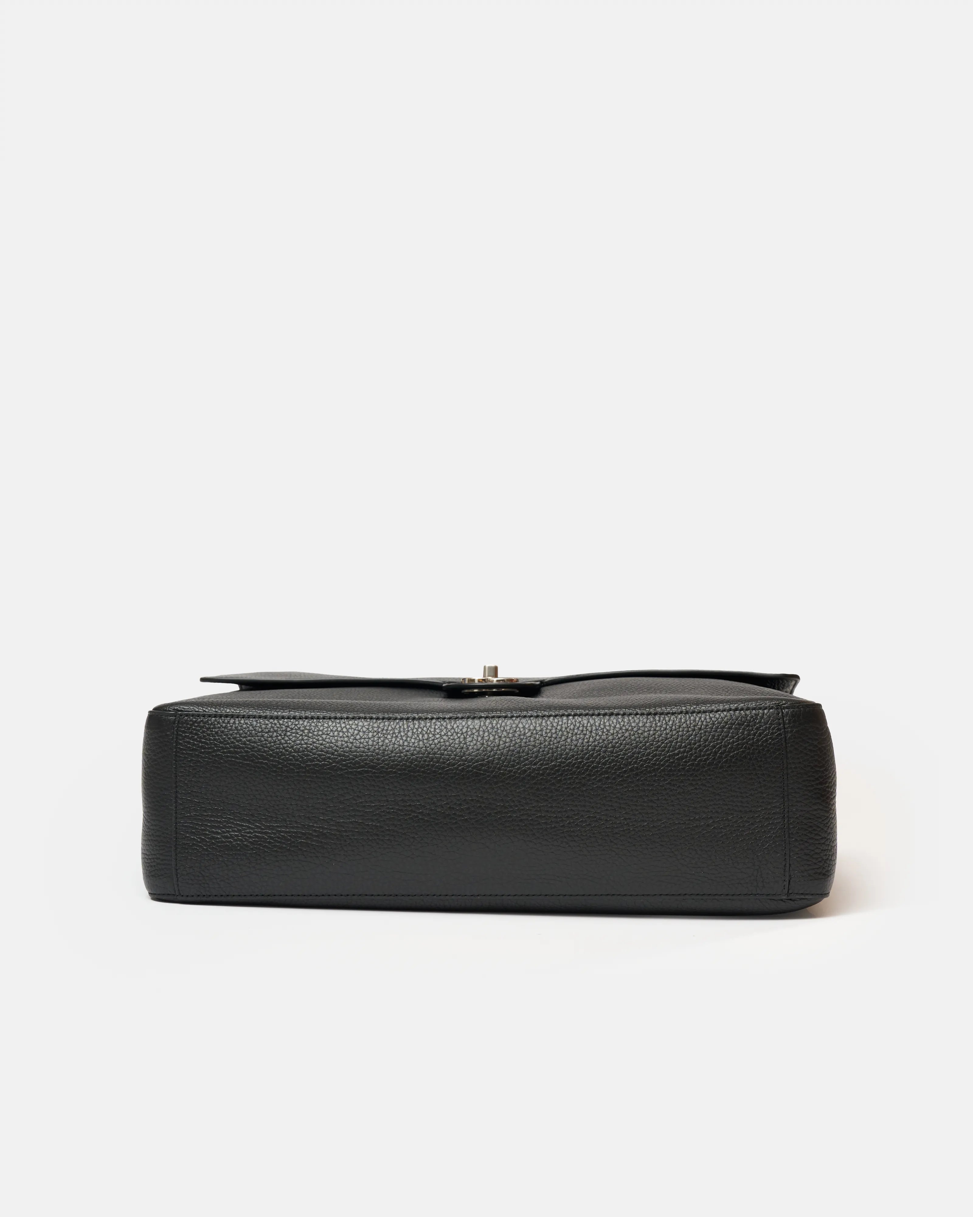 Chanel maxi flap shoulder bag in black color and grained calfskin material in PHW 