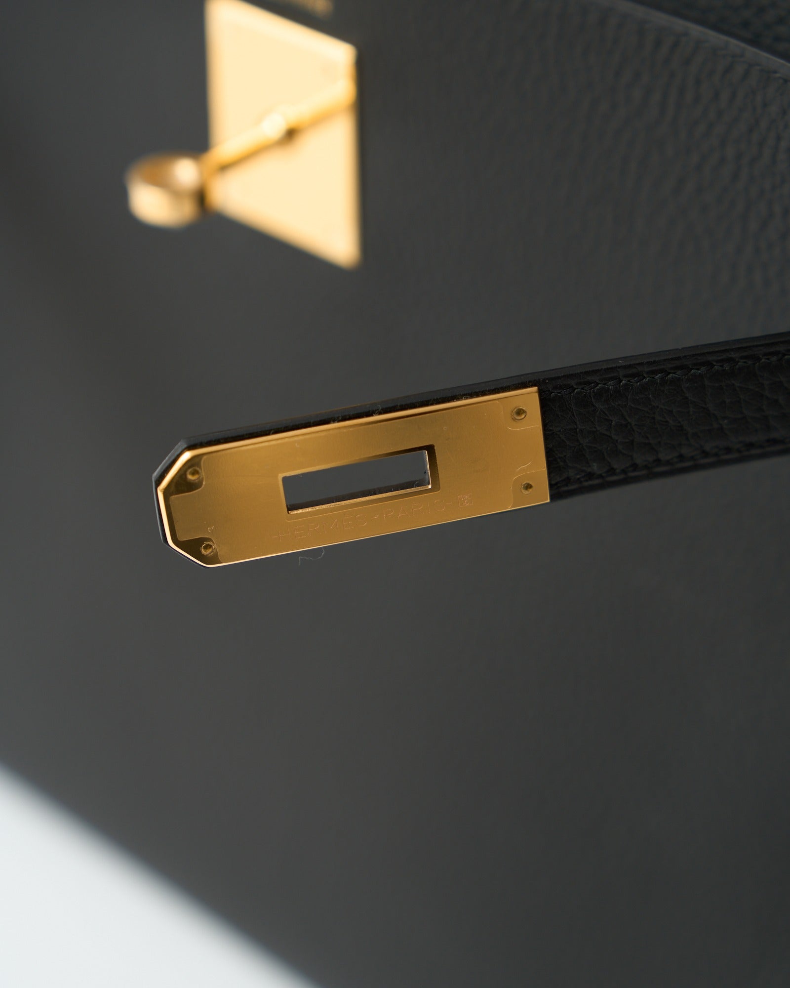 Hermès Kelly Retourne 28 Black Togo GHW