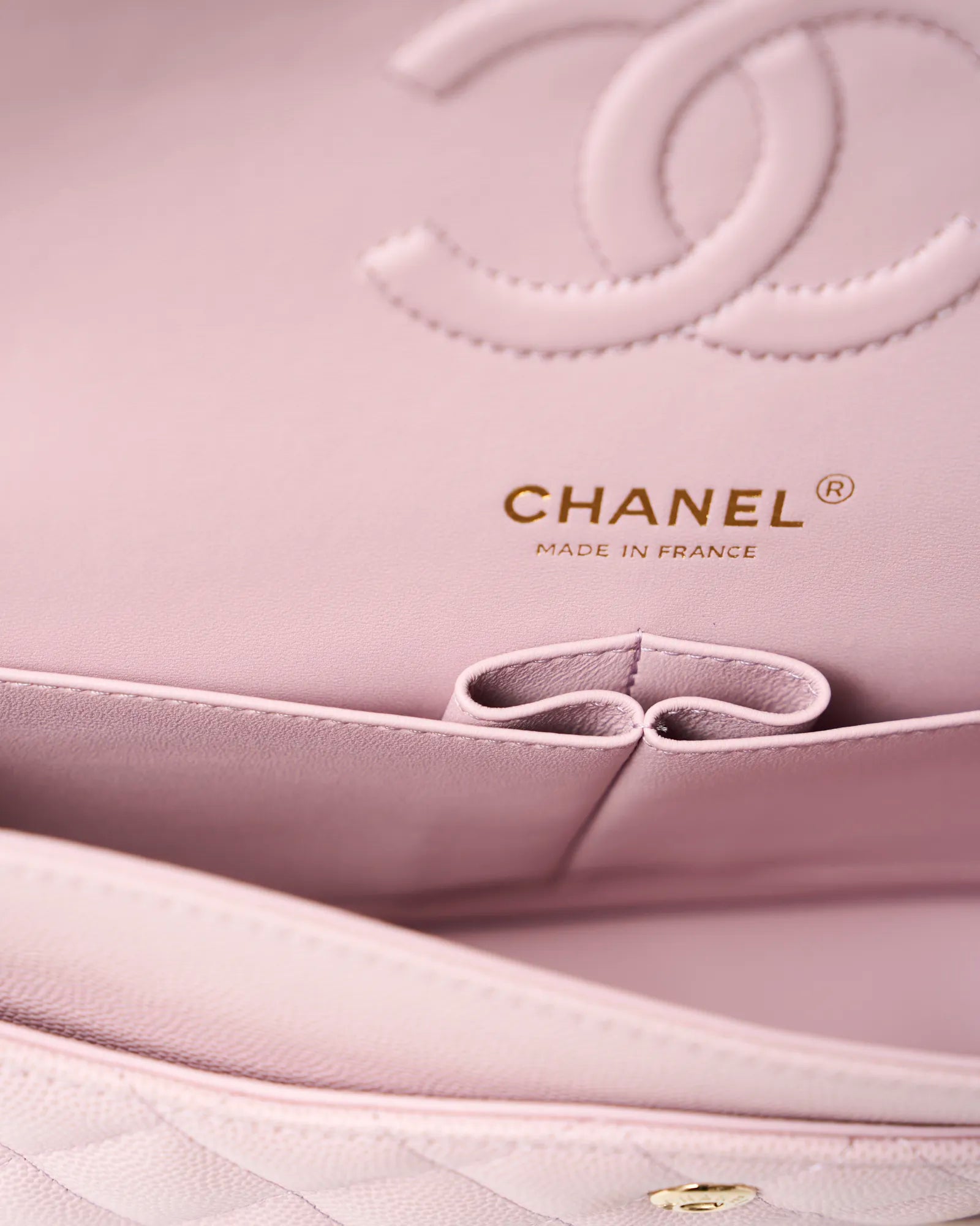 Chanel Classic Double Flap Medium Pink Caviar Gold-Tone Metal