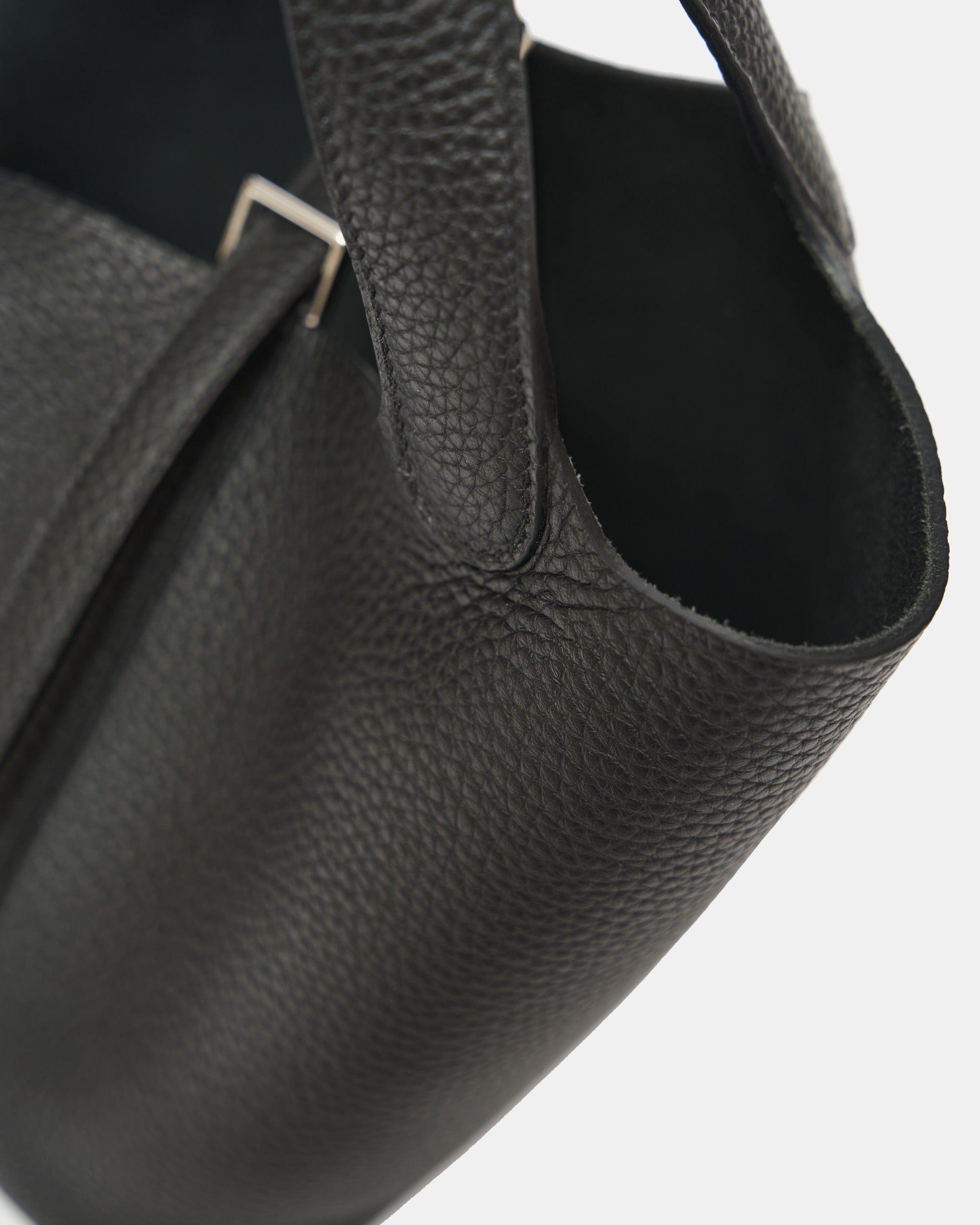 Hermès Picotin 18 Black Clemence PHW