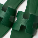 Hermès Oran Vert Cactus Epsom Sandals