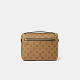 Louis Vuitton Pochette Metis Reverse