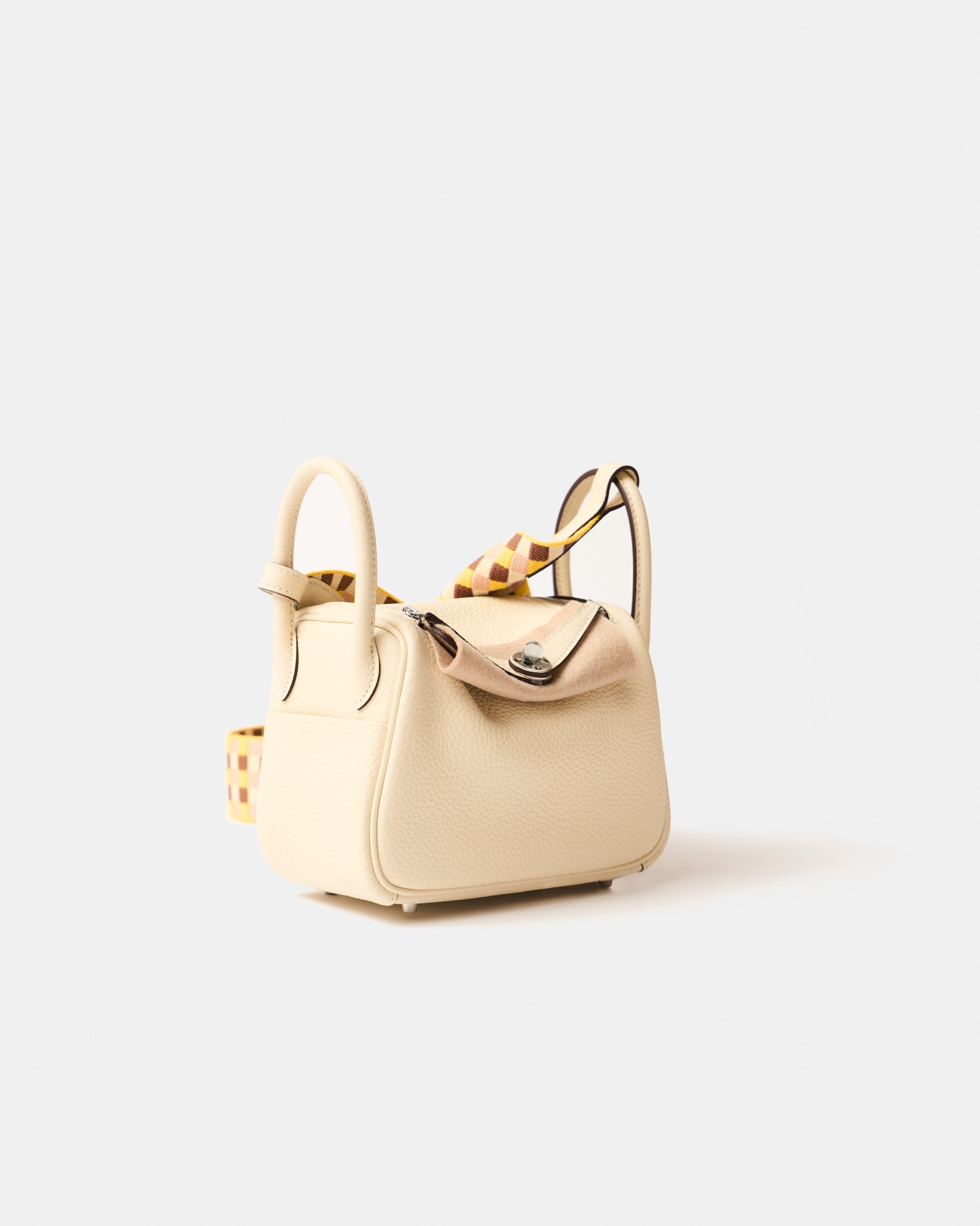 Hermès Mini Lindy 16 Nata Clemence PHW