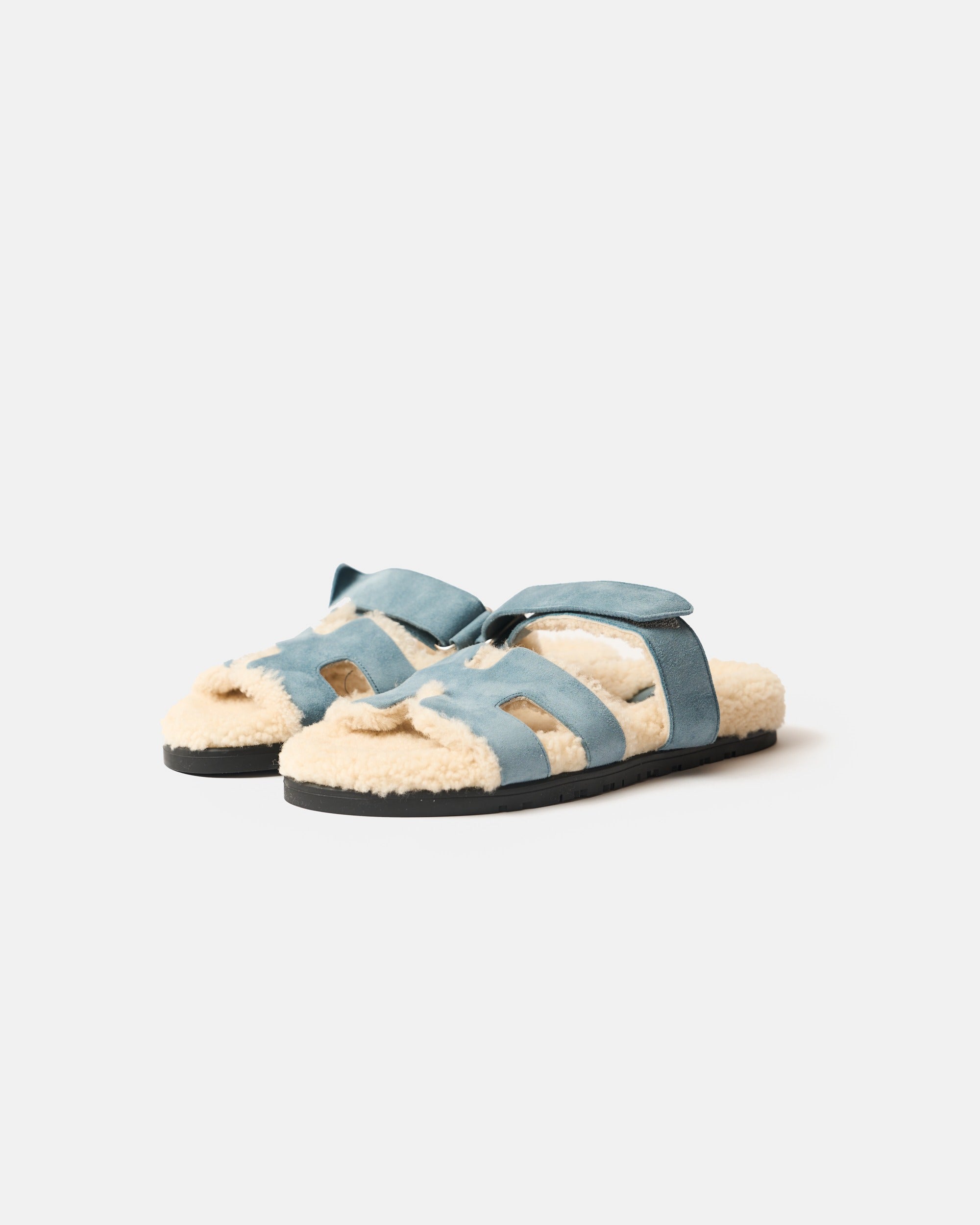 Hermès Chypre Peau Lainee Bleu Pinède / Écru Sandals
