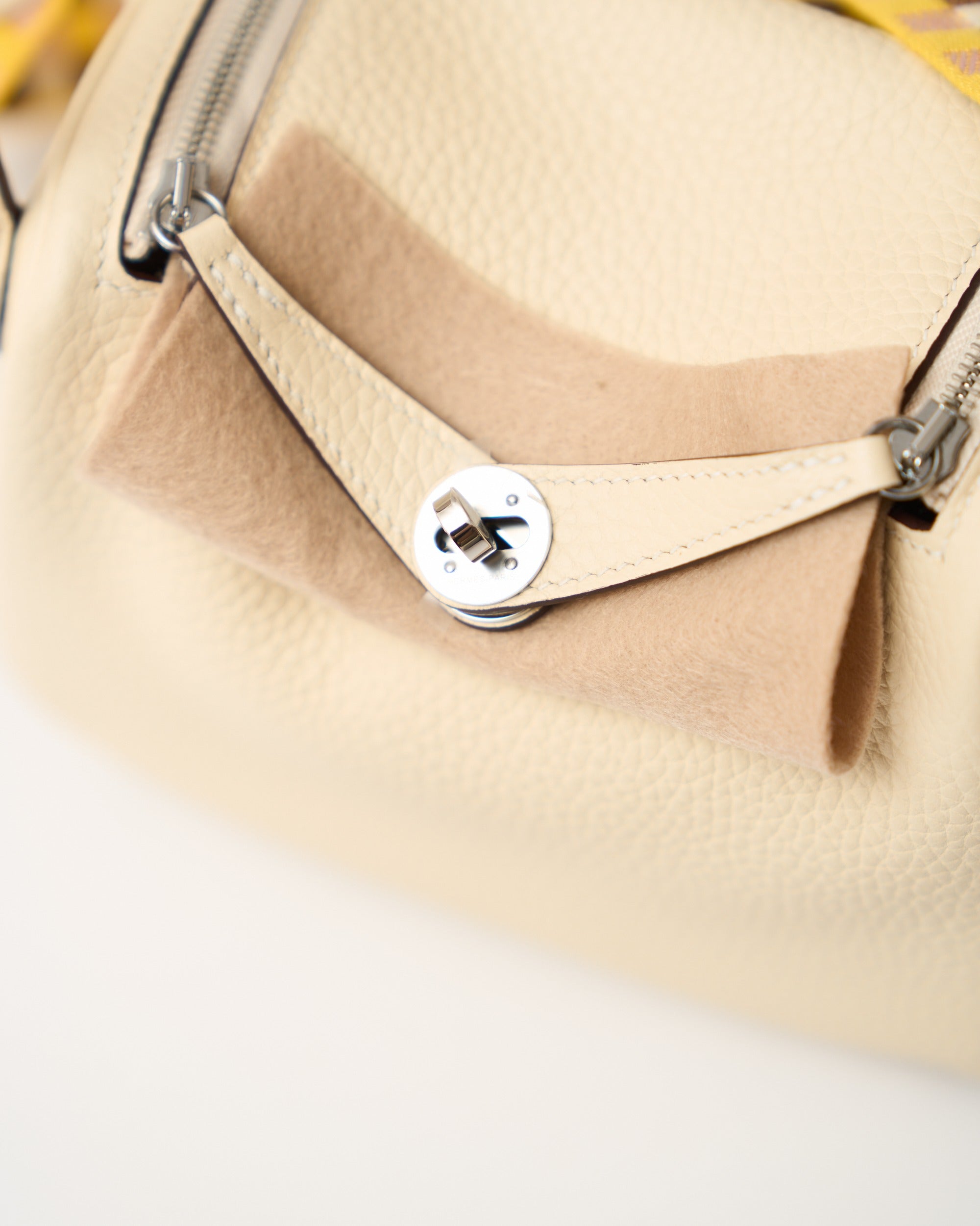 Hermès Mini Lindy 16 Nata Clemence PHW