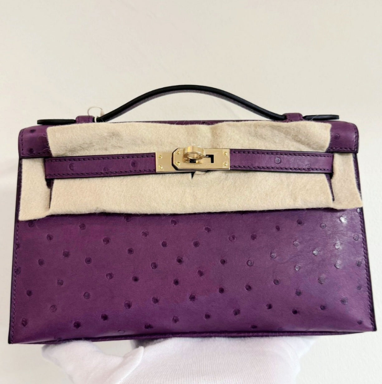 Hermès Kelly Pochette Violine Ostrich GHW