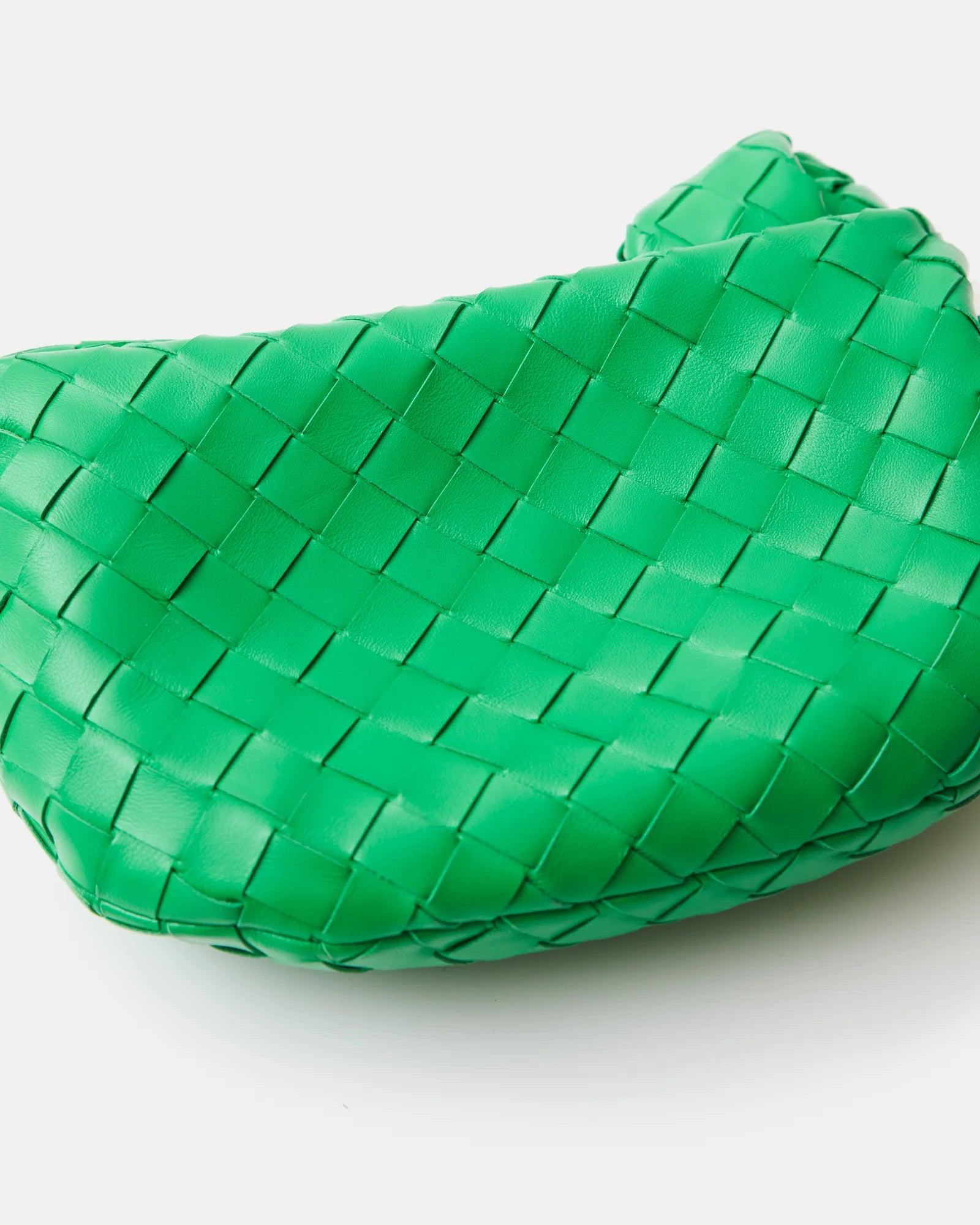 Bottega Veneta Jodie Mini Clutch bag in green Intrecciato woven leather with a knotted handle