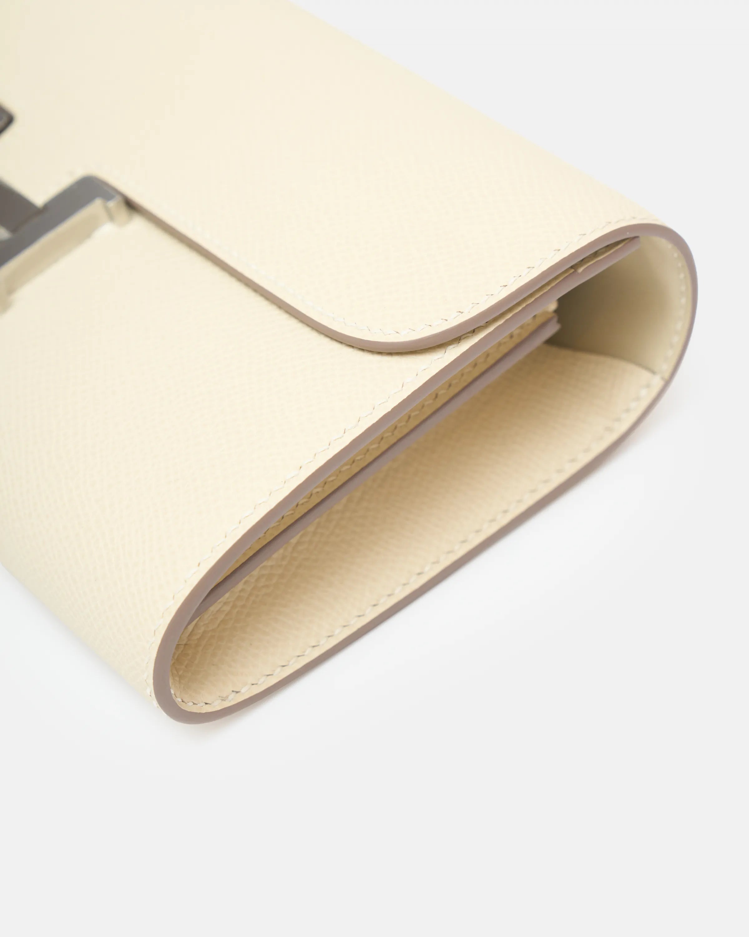 Hermès Constance To Go shoulder bag in nata color and Epsom leather in PHW